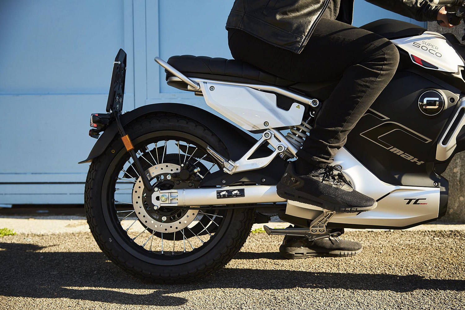 Электромотоцикл Super Soco TC Max (серый)