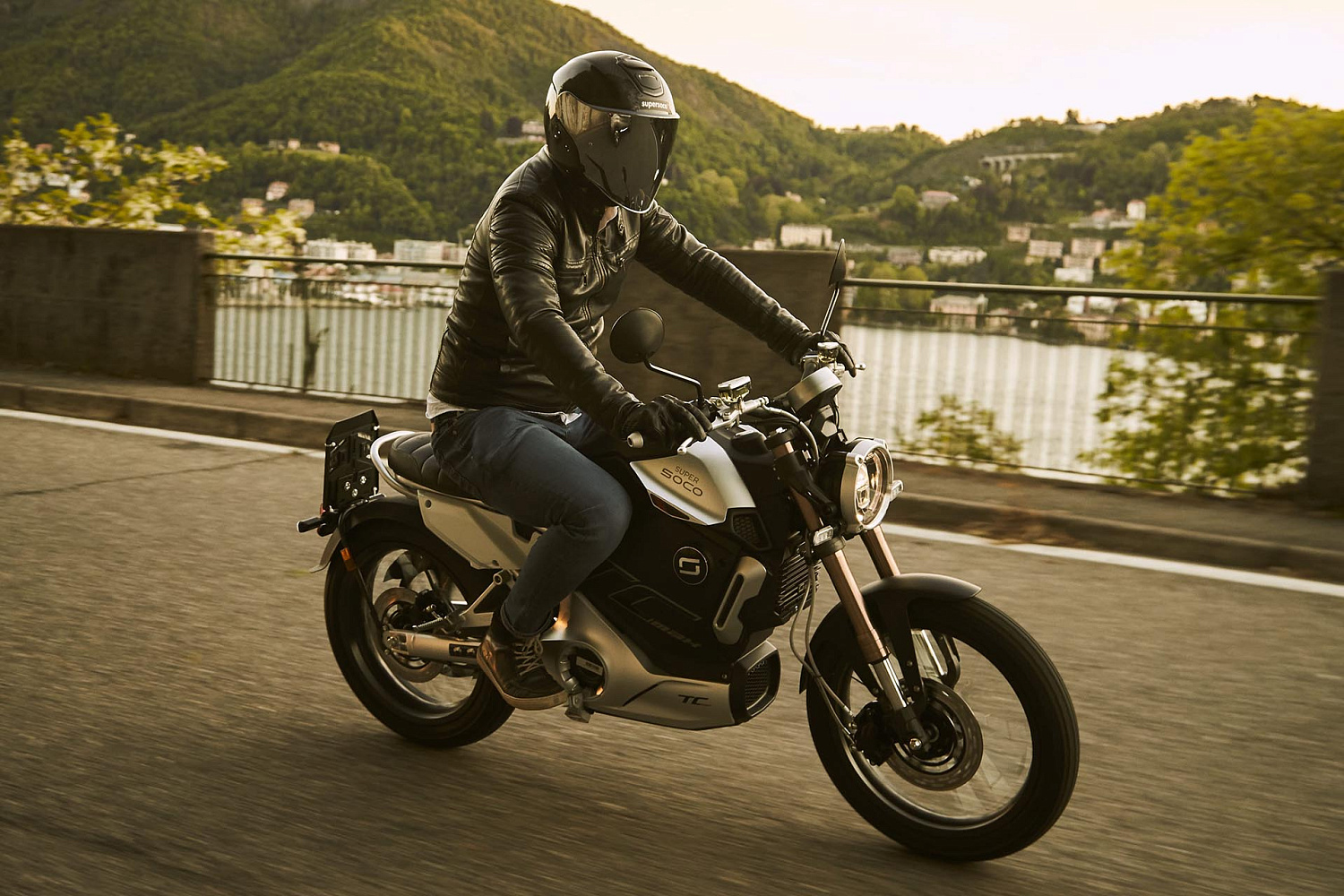 Электромотоцикл Super Soco TC Max (черный с красным)