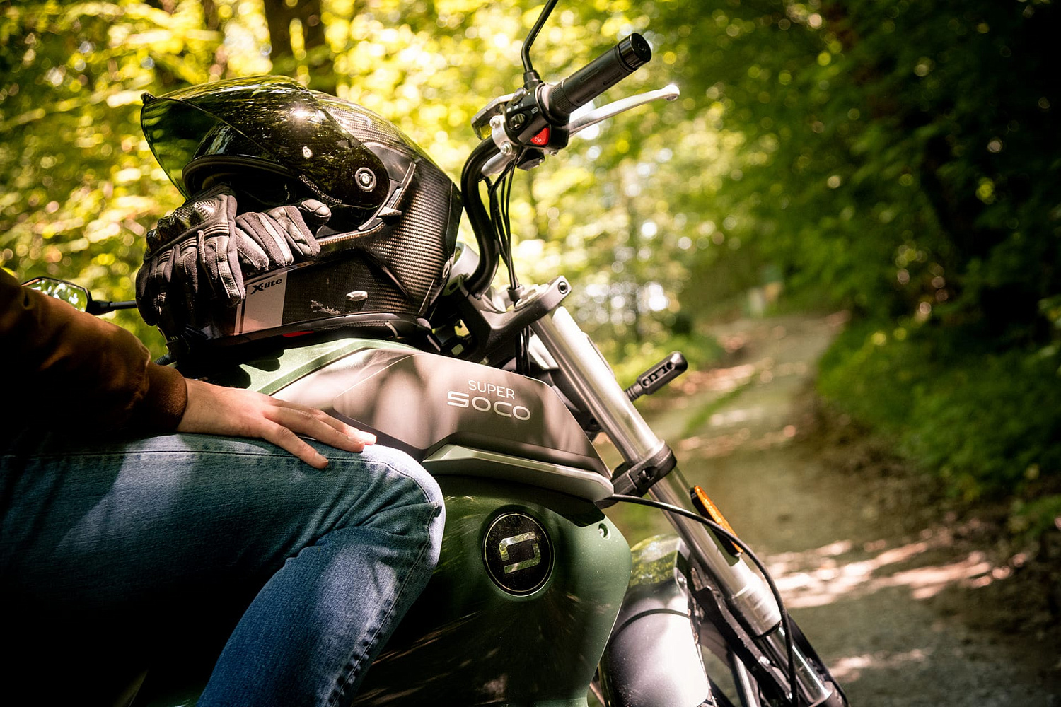 Электромотоцикл Super Soco TC Wanderer (серый штормовой)