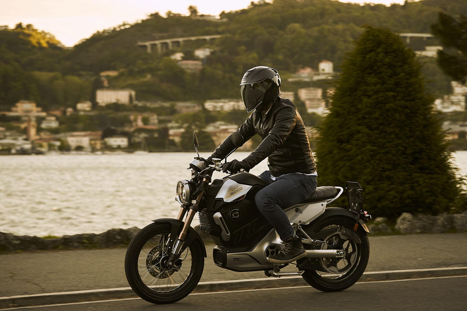 Электромотоцикл Super Soco TC Max (черный с красным)